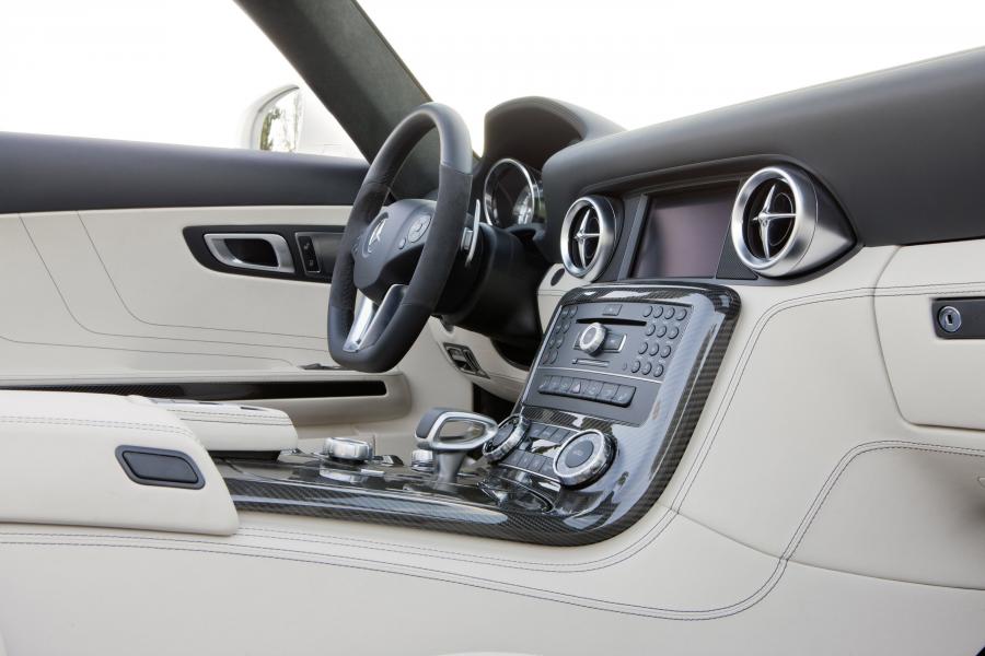  Mercedes-Benz SLS AMG Roadster 2012 года  (фото 142 из 198)
